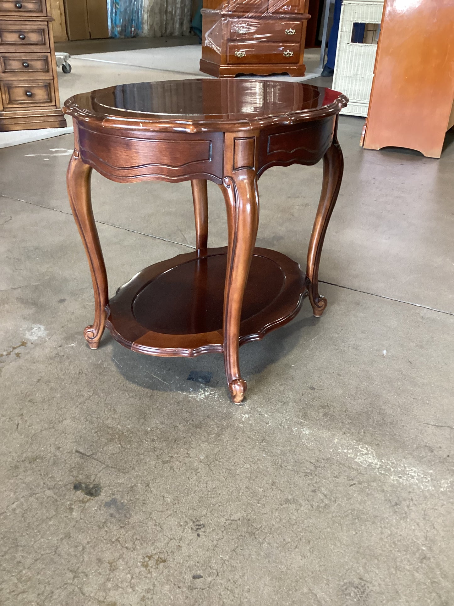More oval end tables please!!! *WH*