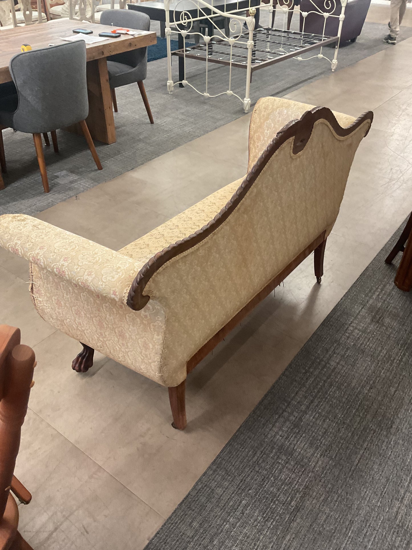 Confess sofa
