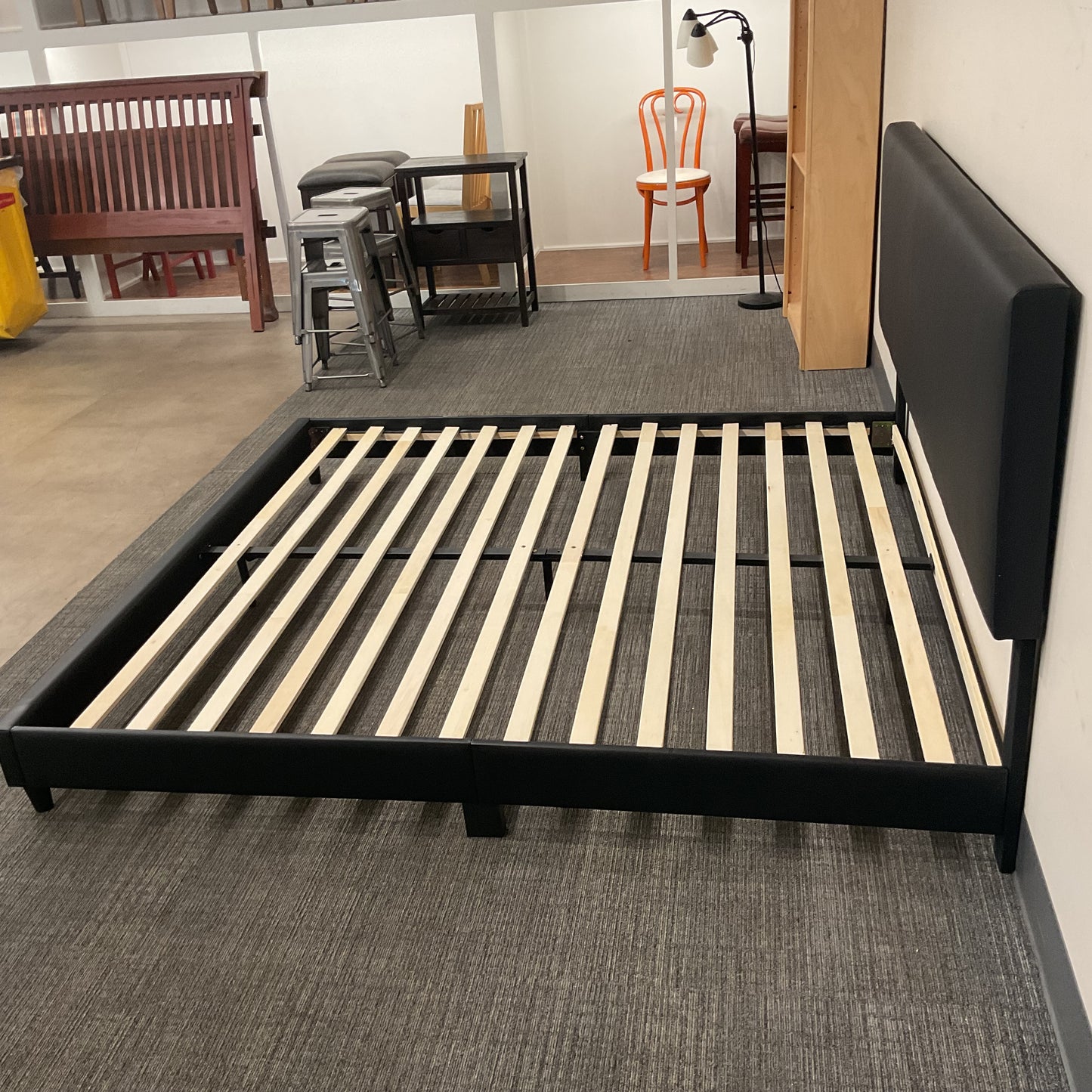 Charcoal King Bed (B052)