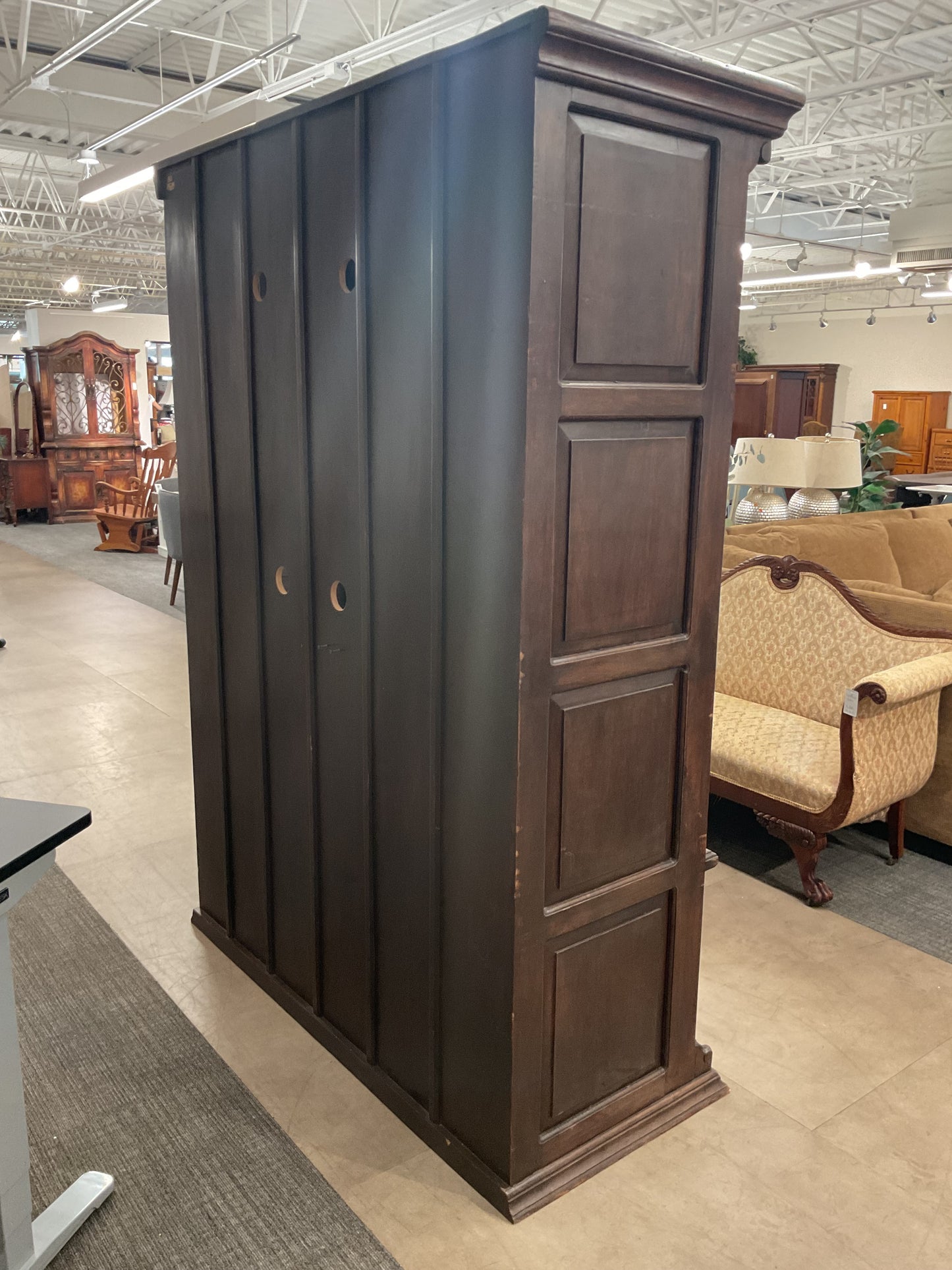 Bougie carved wall unit