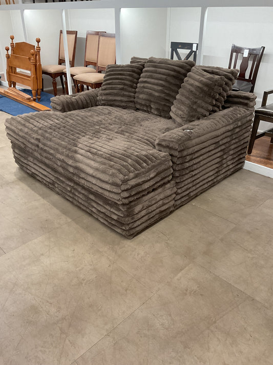 Brownie for my brownie oversized chaise lounger