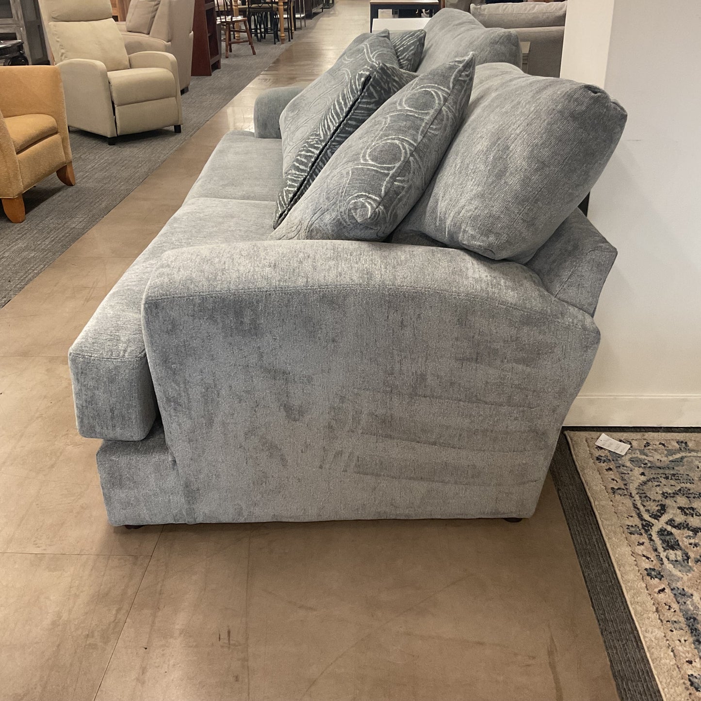 Stratus Cuddler Loveseat