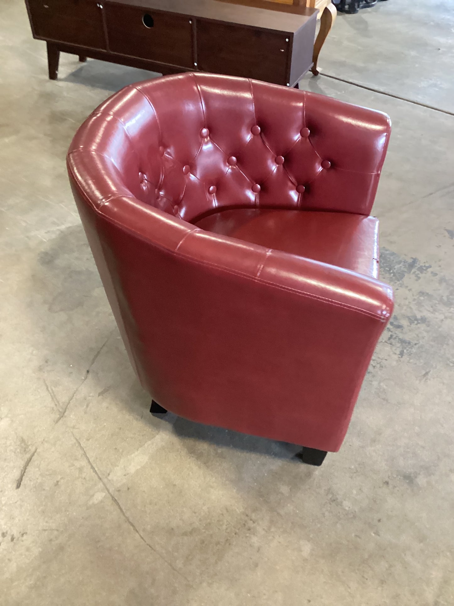 Red Barrel Chair *WH*