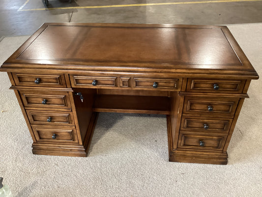 Robs office desk *WH*