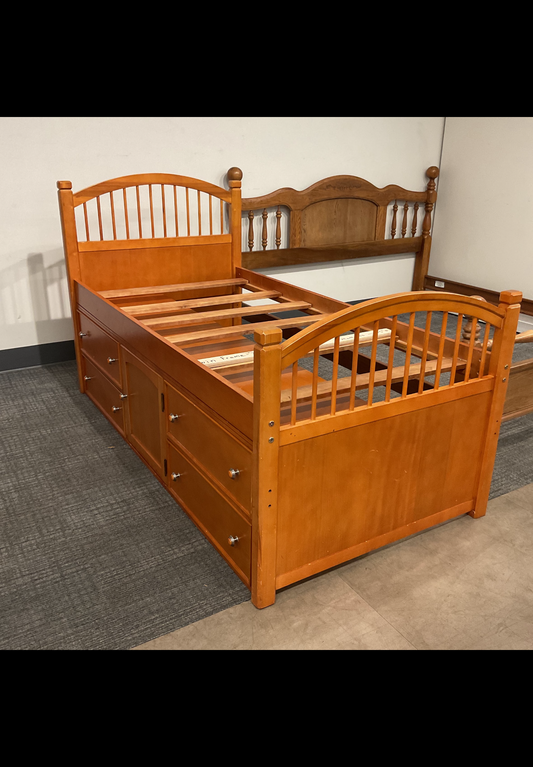 “Oh Captain” Twin Bed (B001)