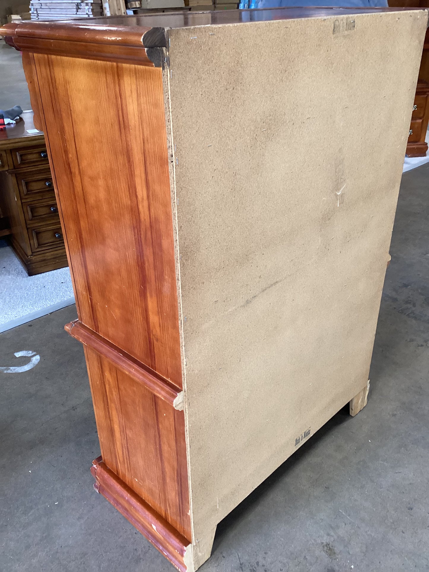 Misfit knob dresser *WH*