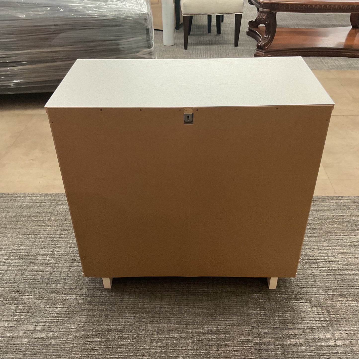 Nova’s 3-Drawer Dresser