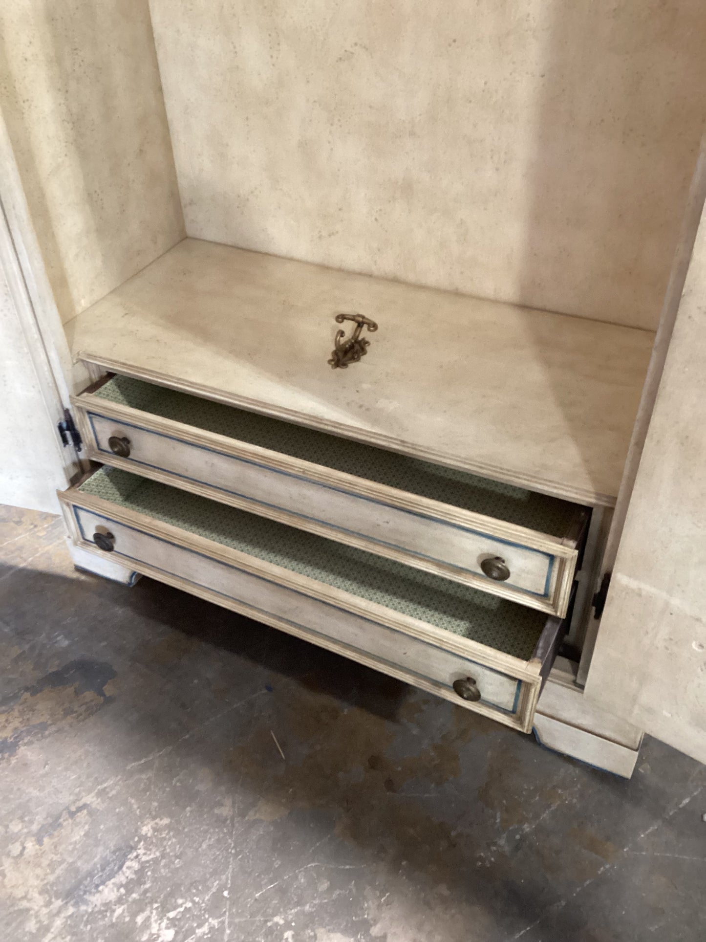 Enchanted armoire *WH*
