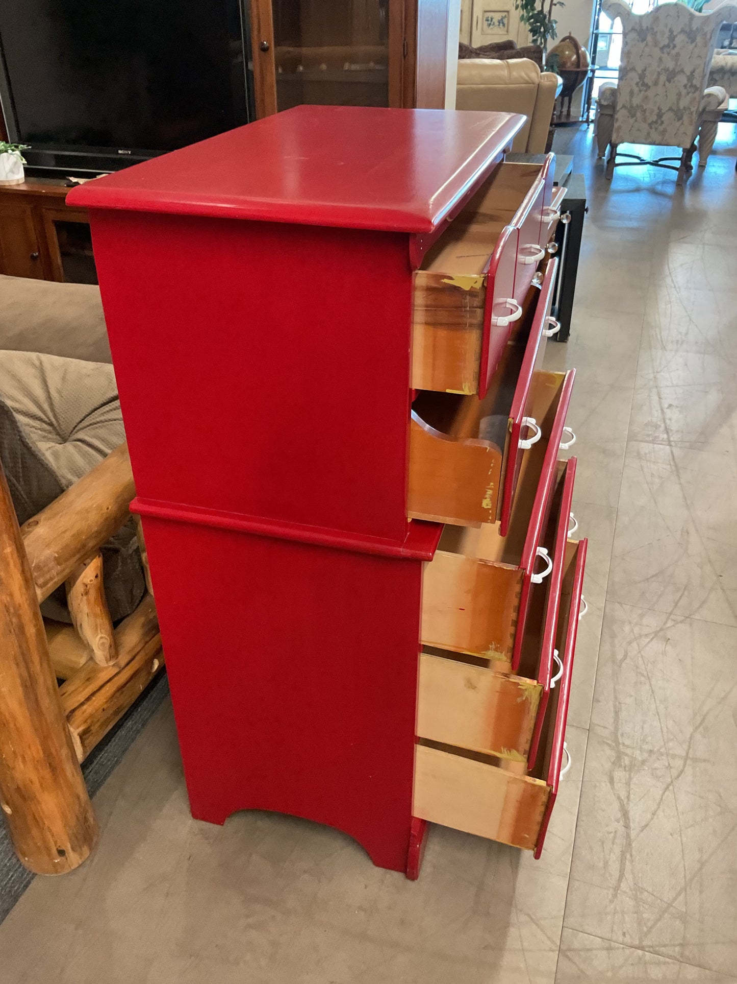 Red rising Dresser
