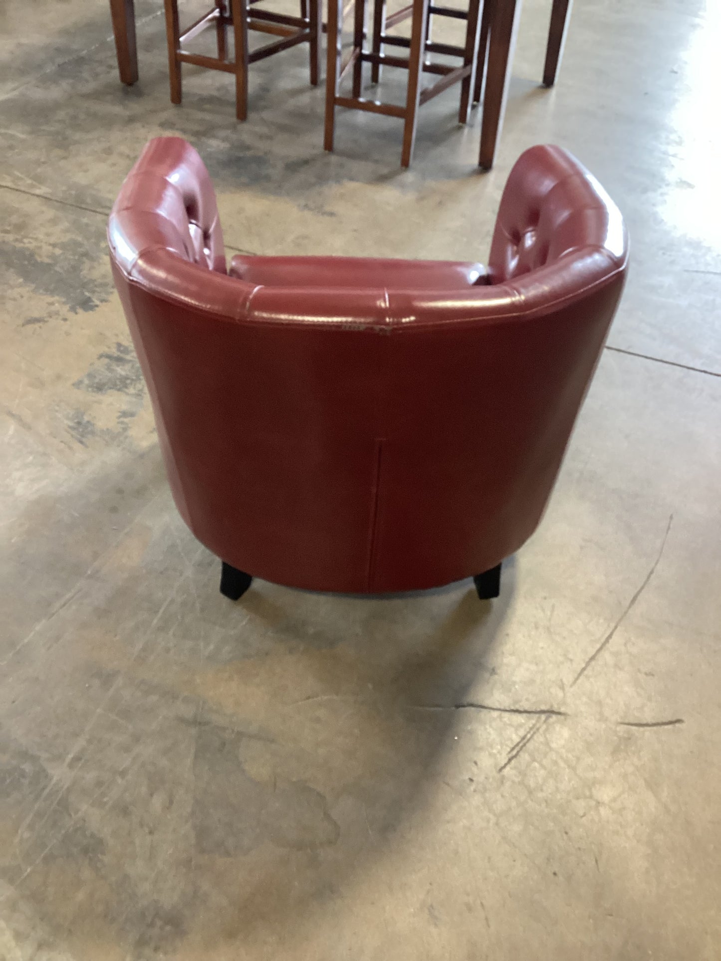 Red Barrel Chair *WH*