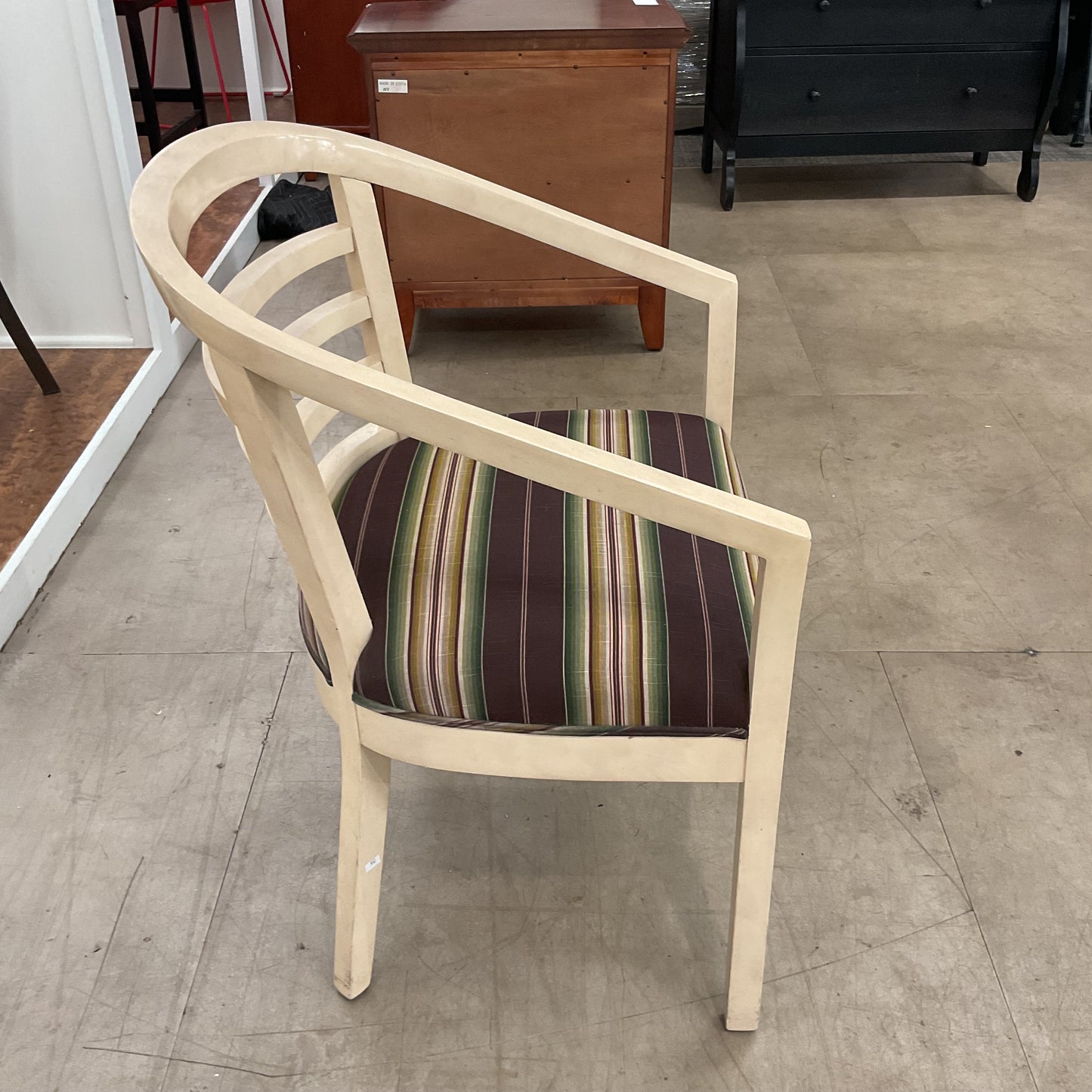 Horizon Barrel Chair
