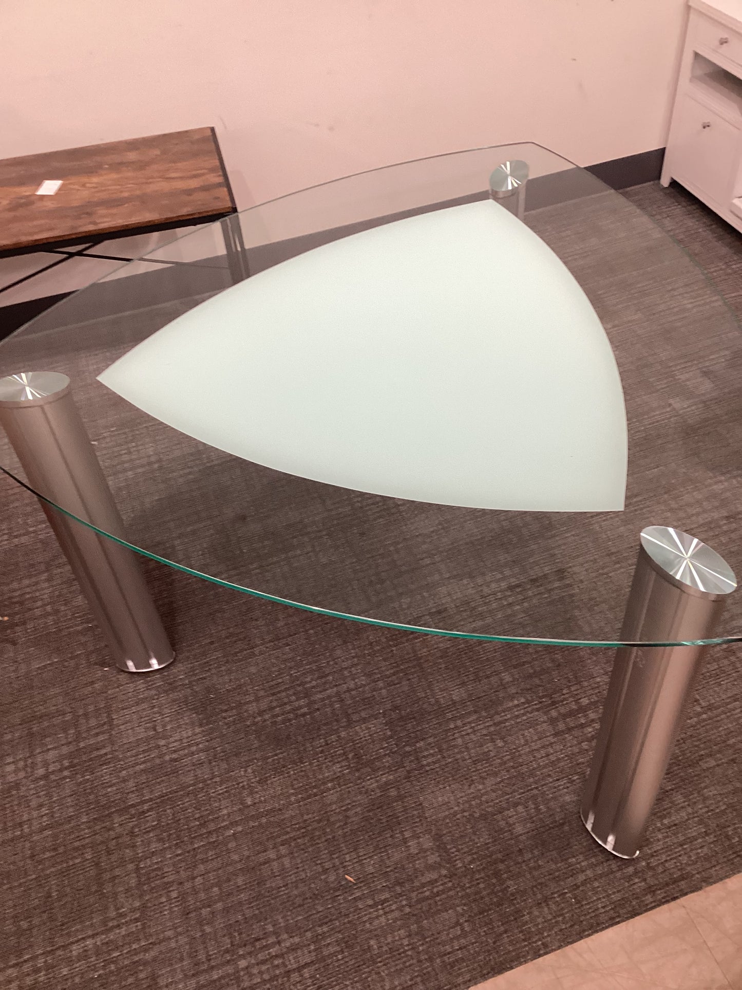 Ulises shield table