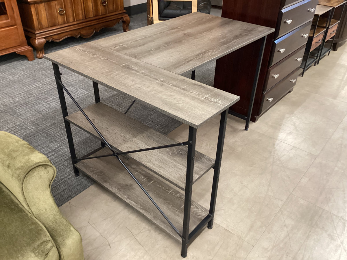 Little L Desk