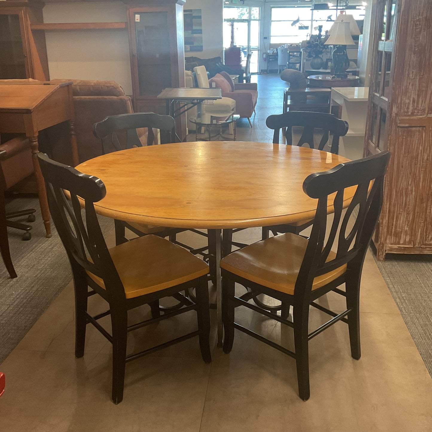 Sherwood Forest Dinning Set