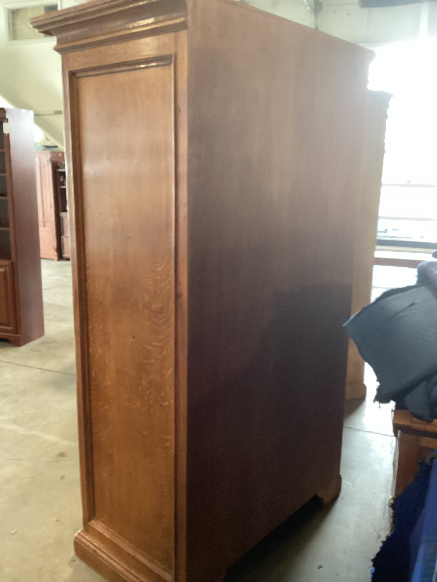 Maze Runner Armoire *WH*