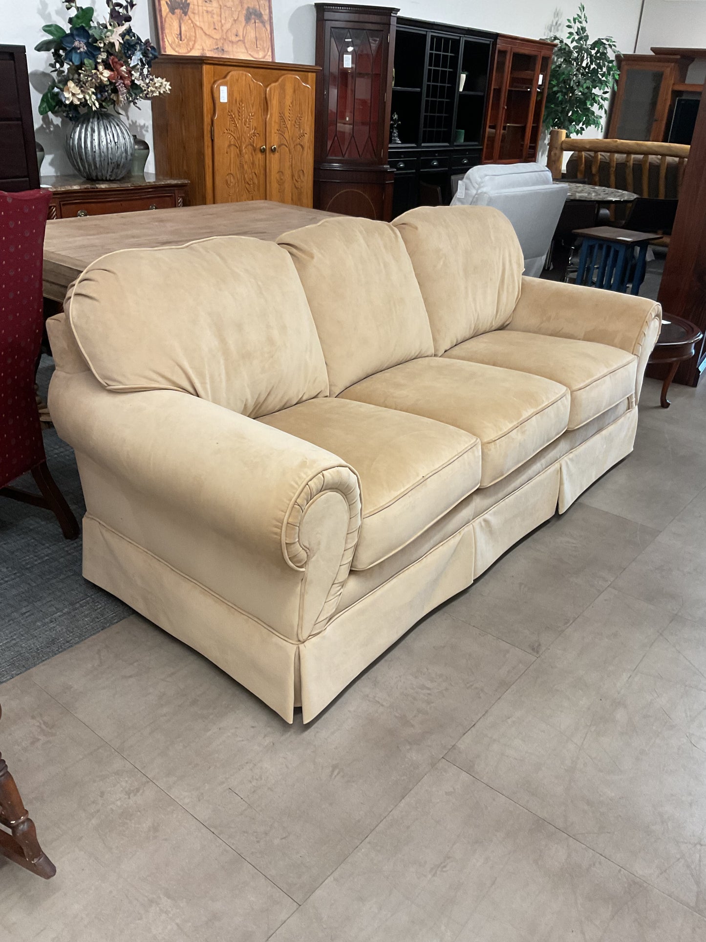 Golden retriever sofa