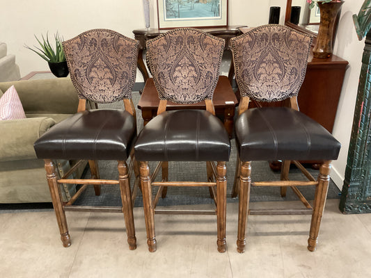 Wisdom Bar Stool Set