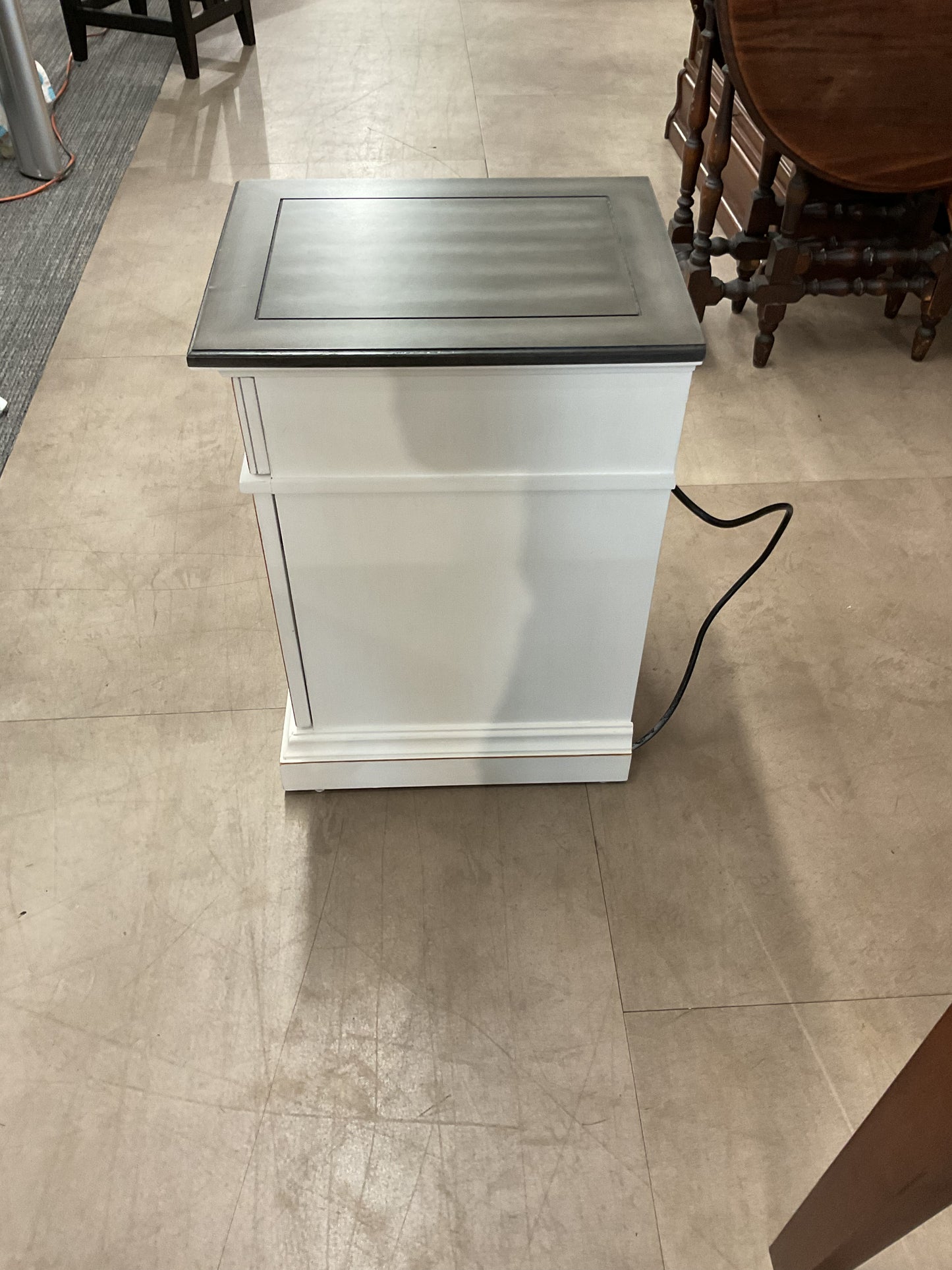 Chair Side Table W/Power