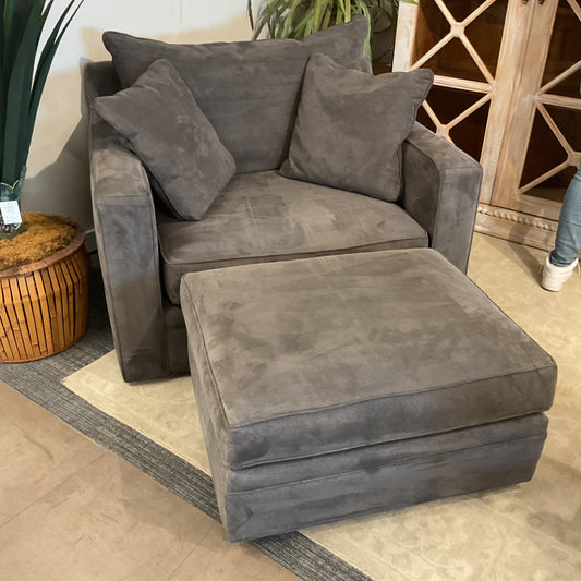 Livin’ Large Arm Chair & Ottoman
