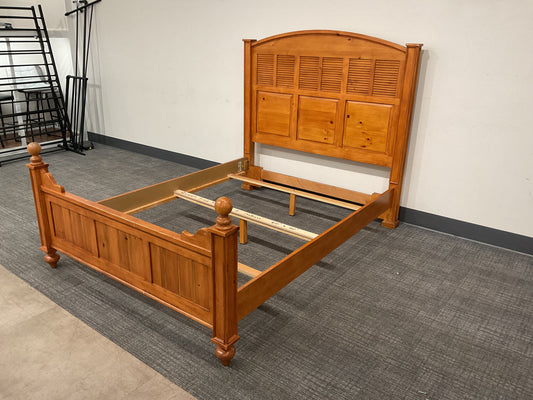 Queen Sagittarius BedFrame (G52)