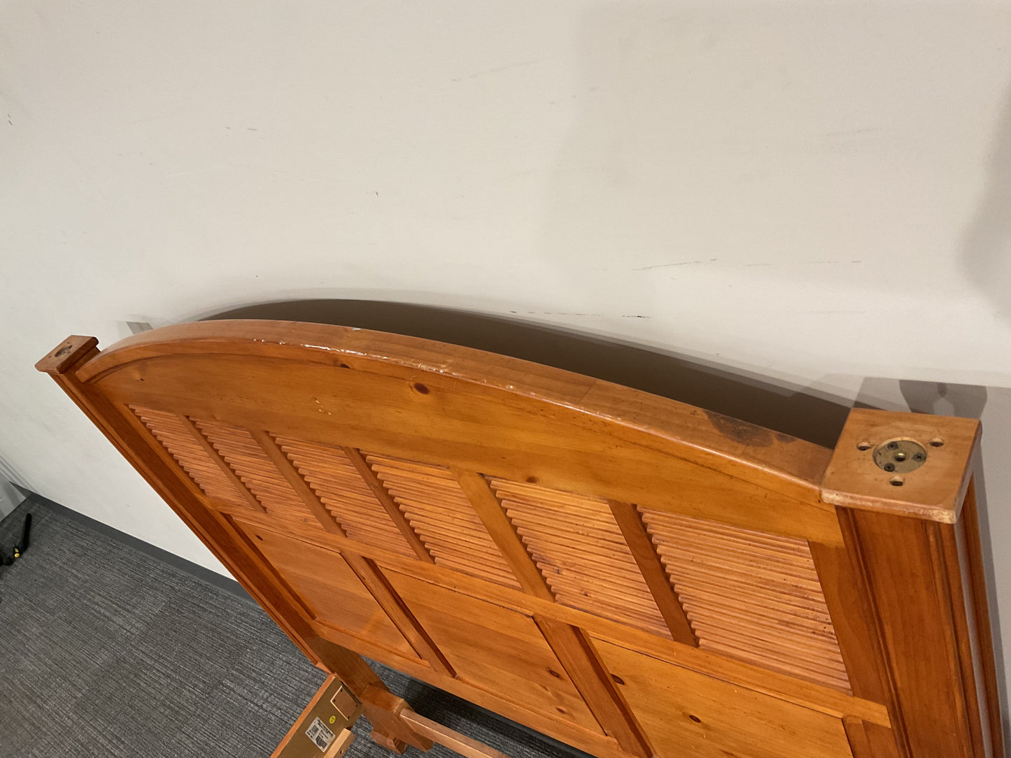 Queen Sagittarius BedFrame (G52)