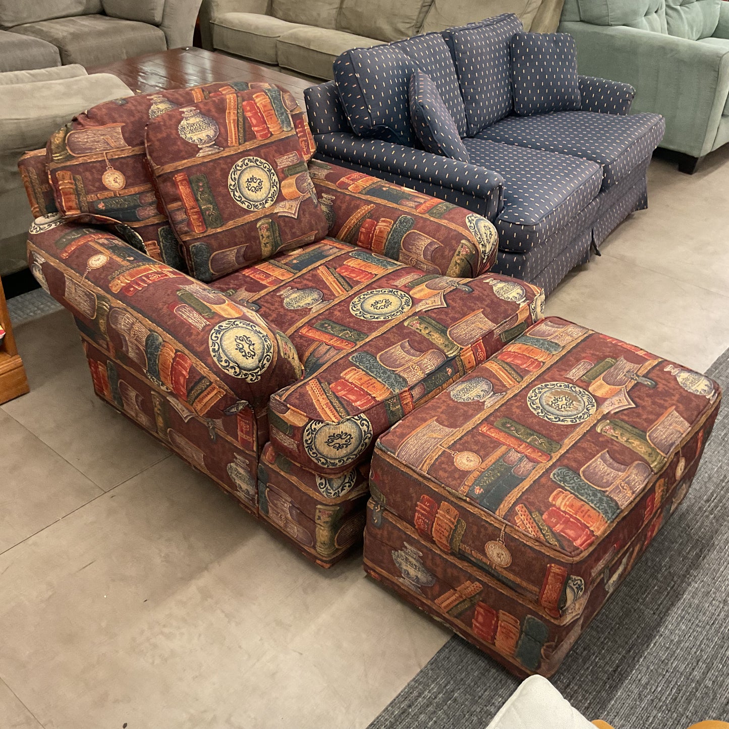 Extra Vintage Chair & Ottoman