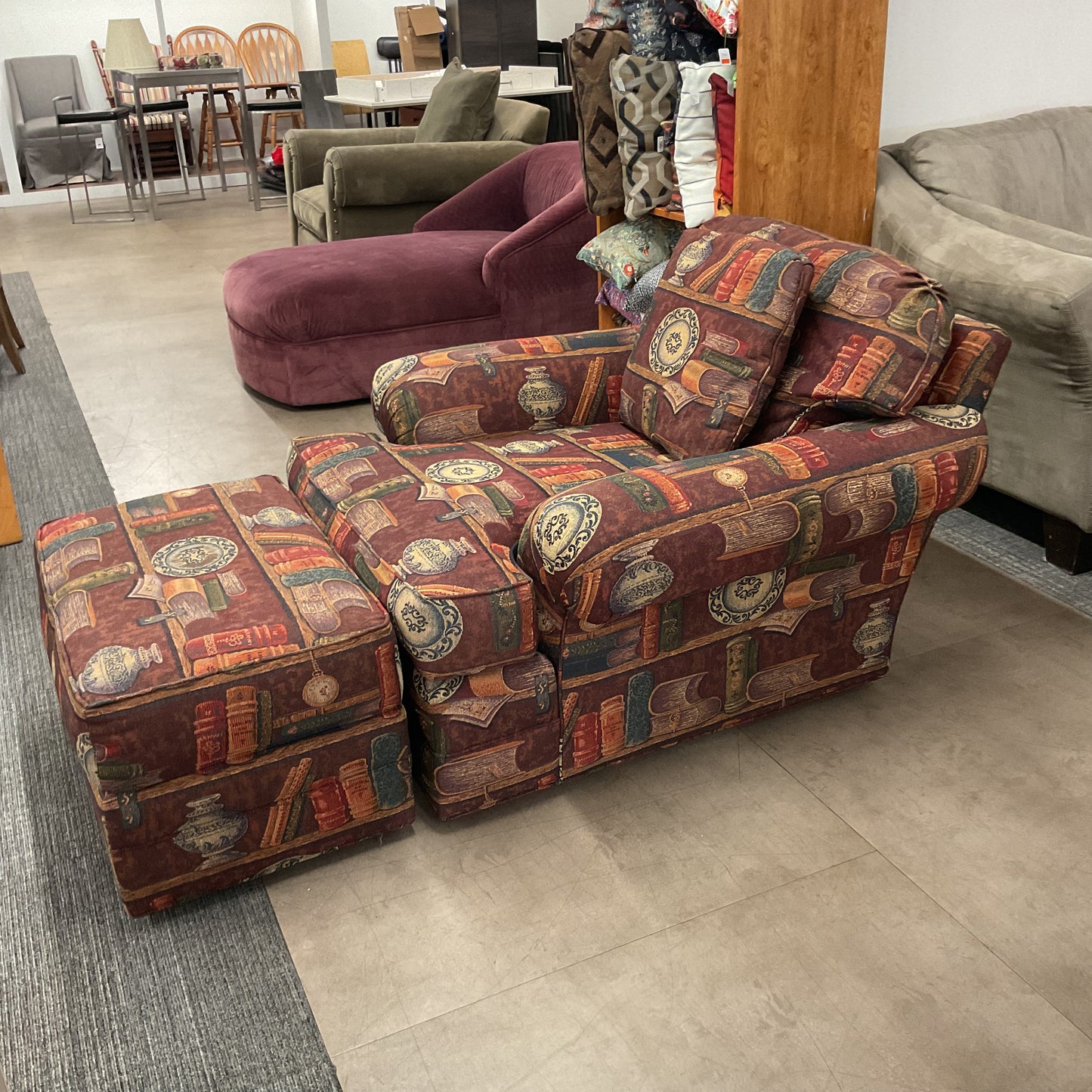 Extra Vintage Chair & Ottoman