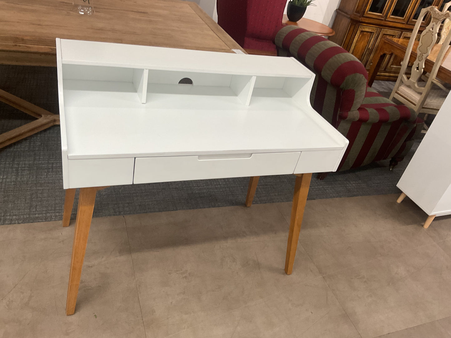 Modern Desk Hutch