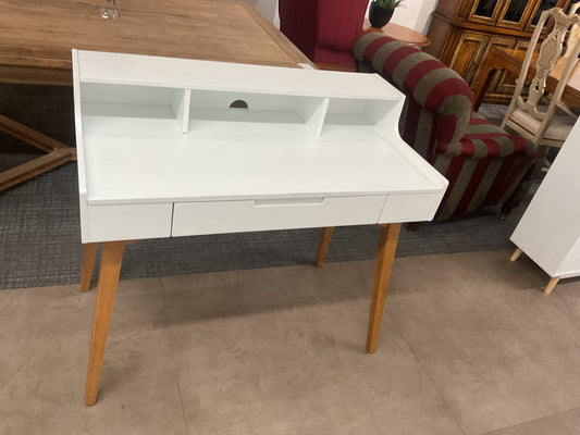 Modern Desk Hutch