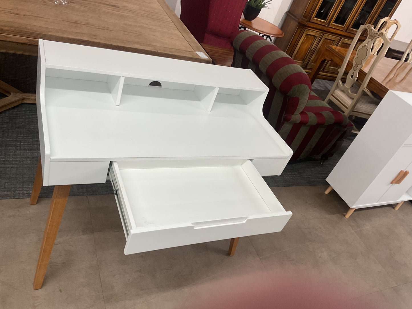 Modern Desk Hutch