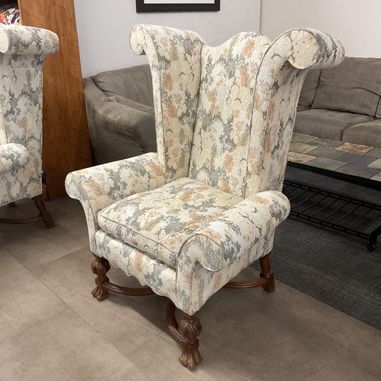 Betty’s Off-White Chair