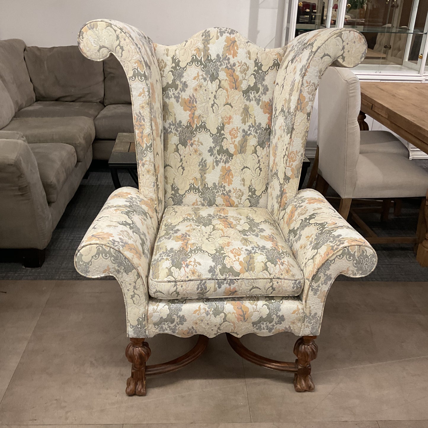 Betty’s Off-White Chair