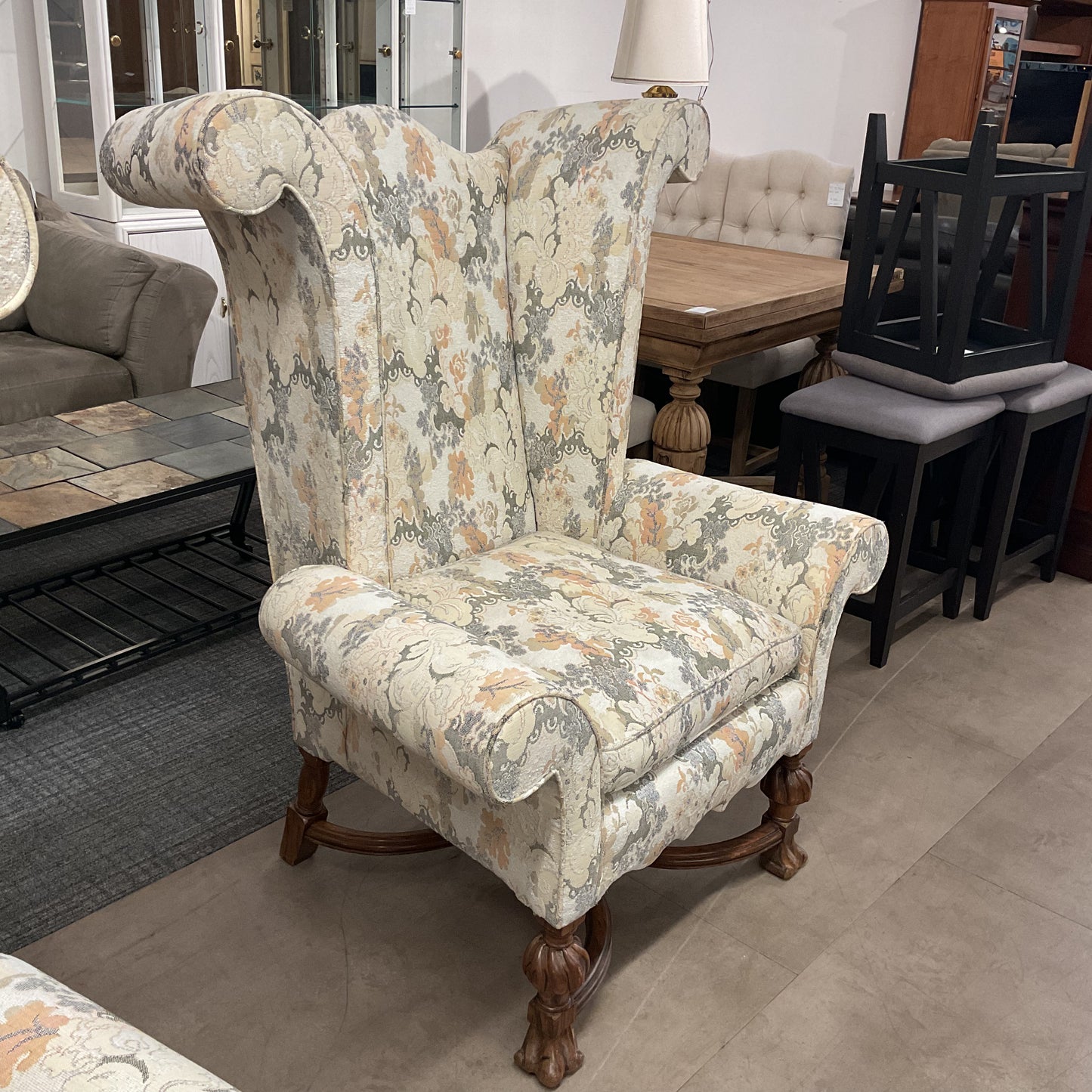 Betty’s Off-White Chair