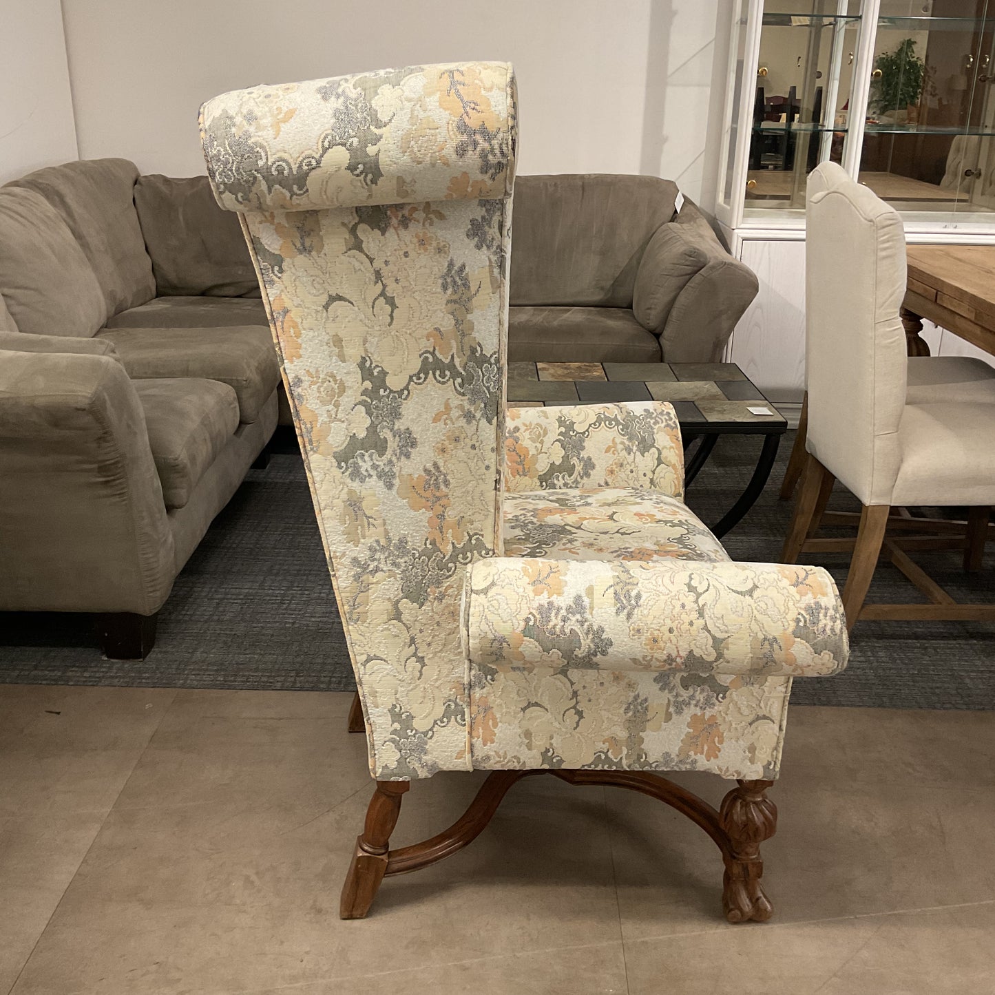 Betty’s Off-White Chair