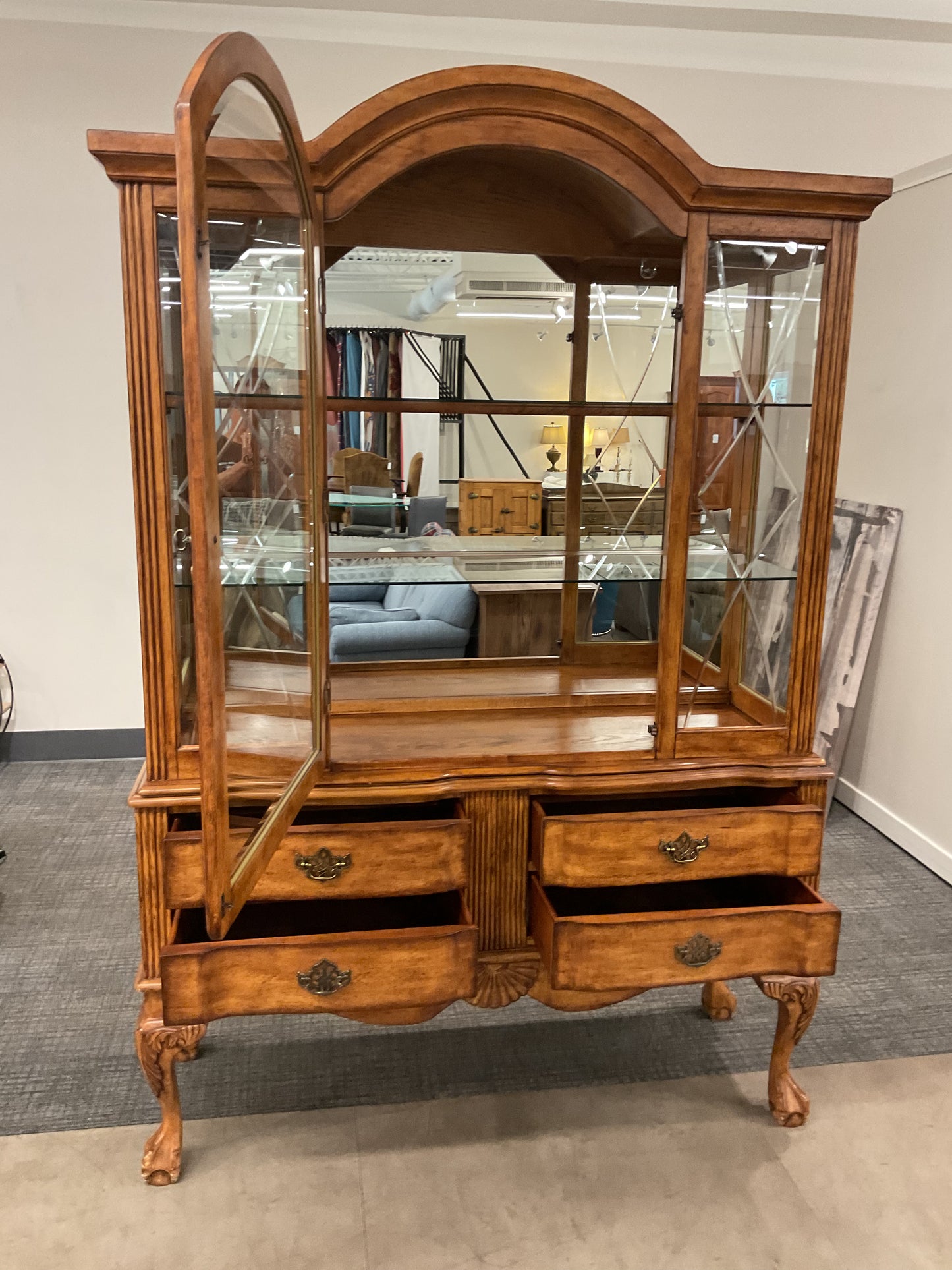 Elegance Display China Hutch