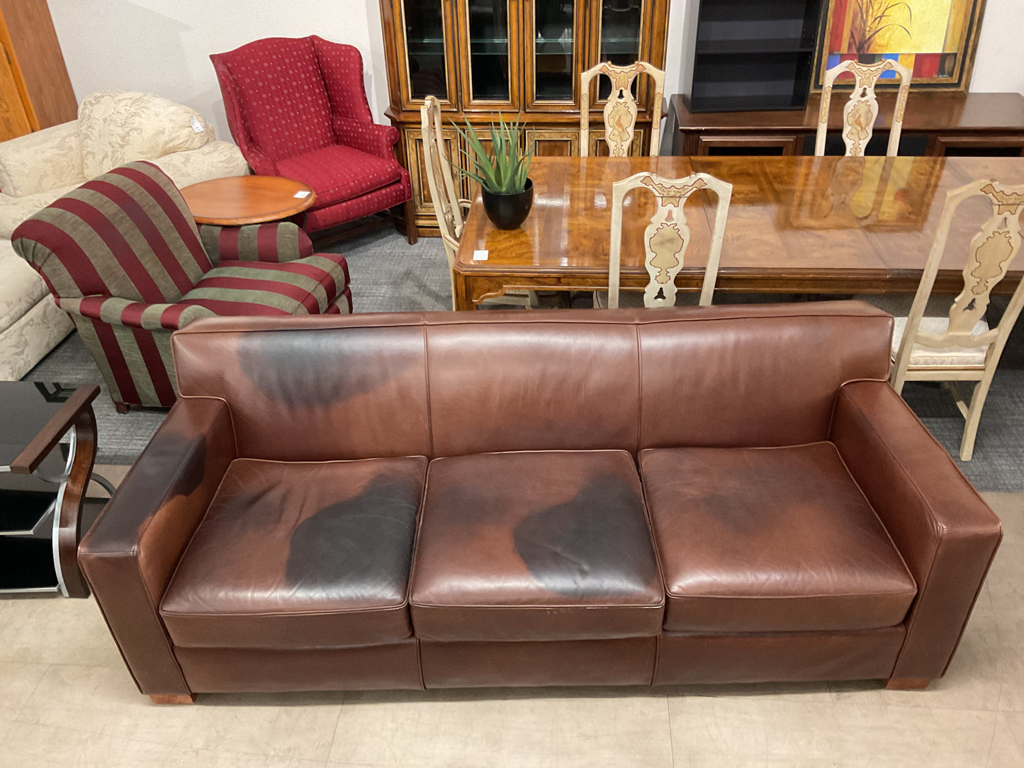 Buñuelos Leather Sofa