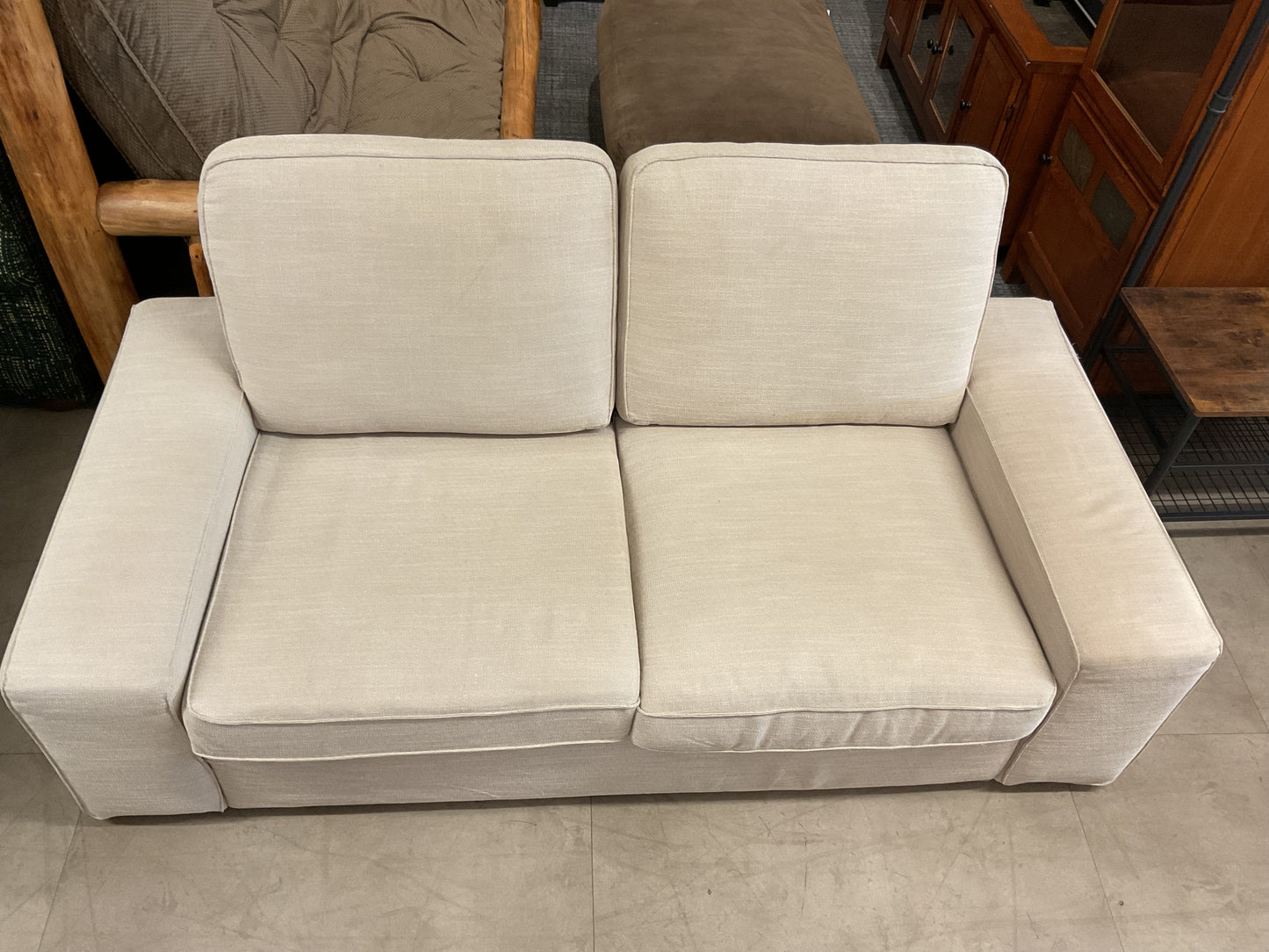 Ava Loveseat