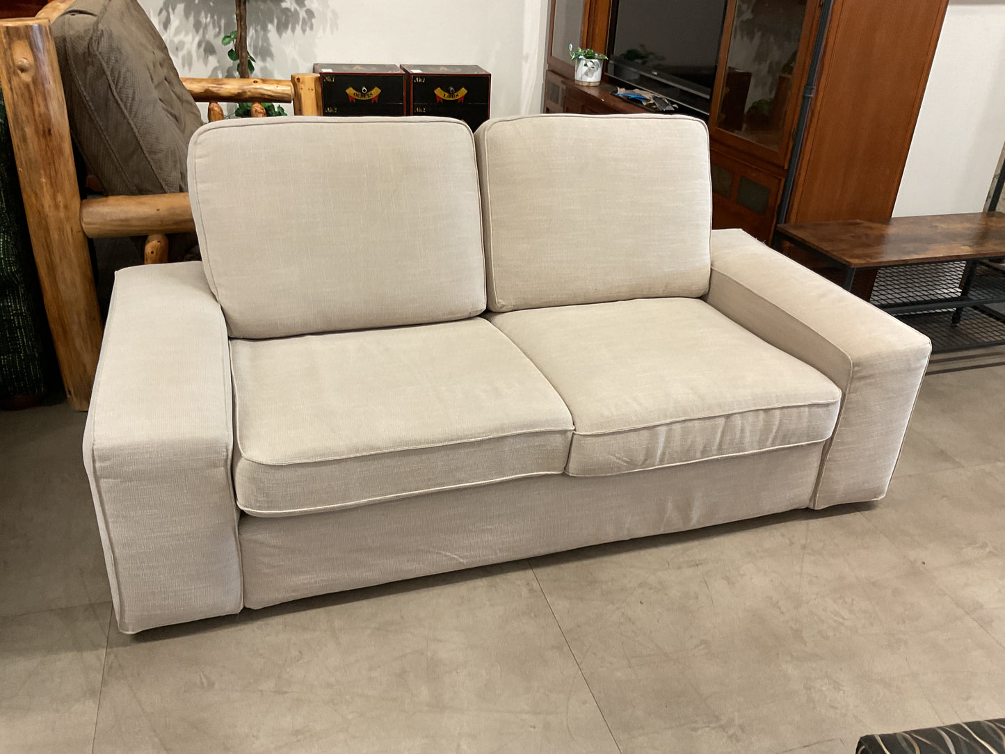 Ava Loveseat