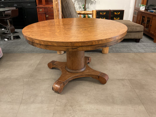 Classic Round Table