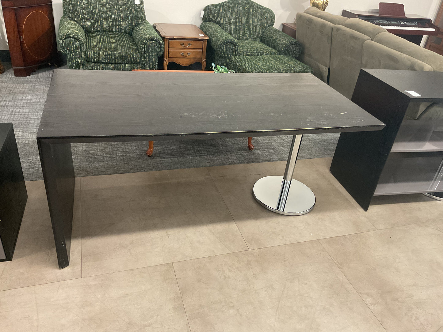 Pedestal Desk