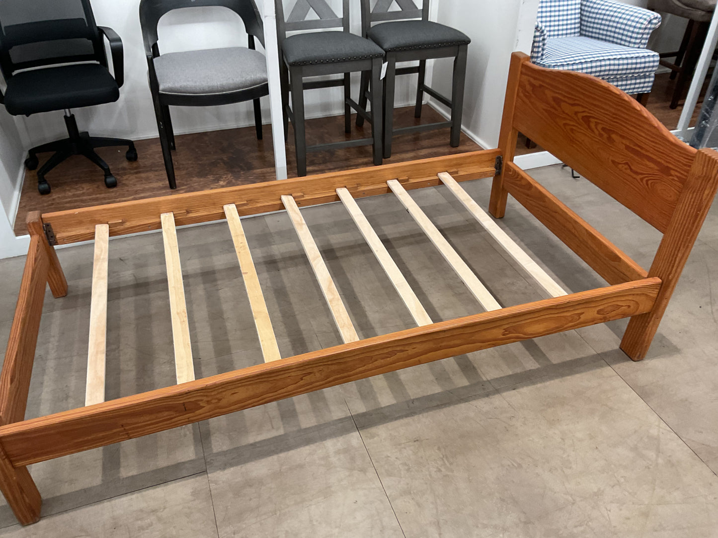 Wood Twin Bedframe (G60)