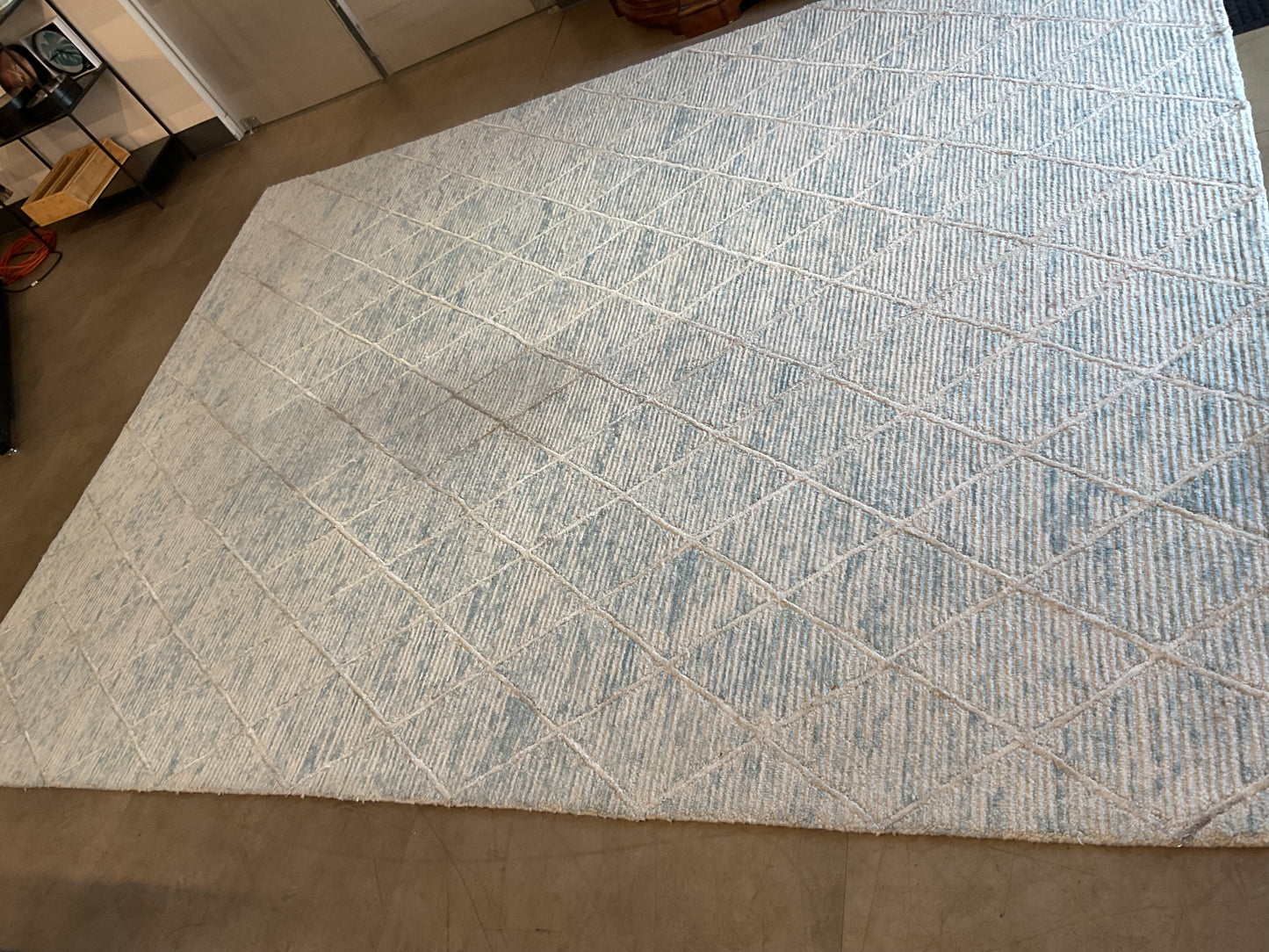 Blue & White Geometric Area Rug (F78)