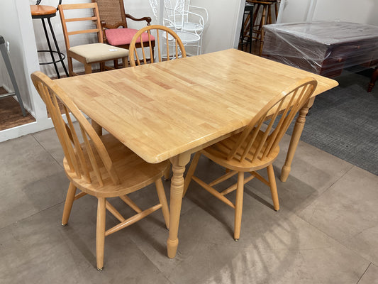 Billy Joe’s Dining Set
