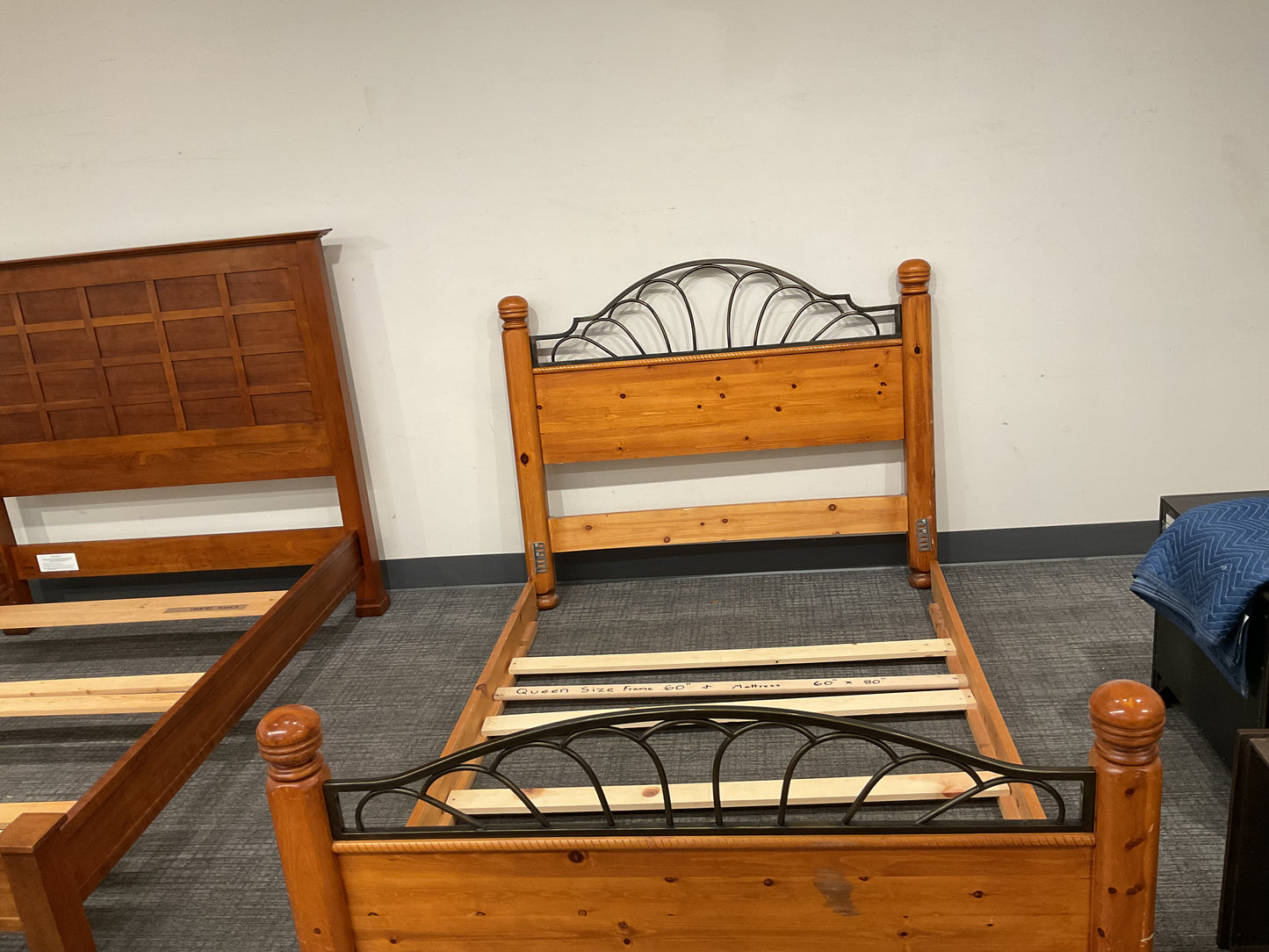 Queen Bee Bed (G45)