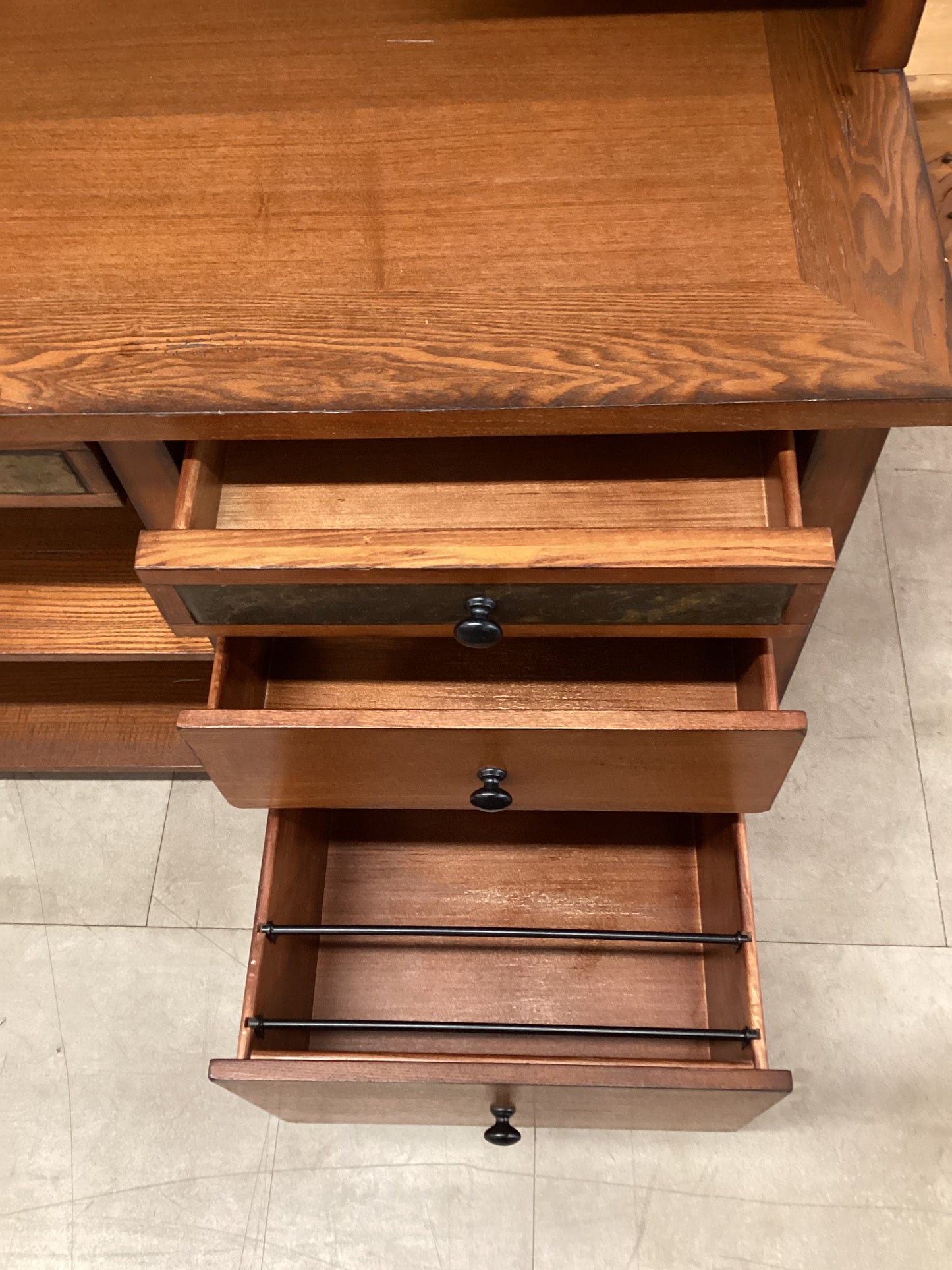 6 Drawer Workstation *WH*