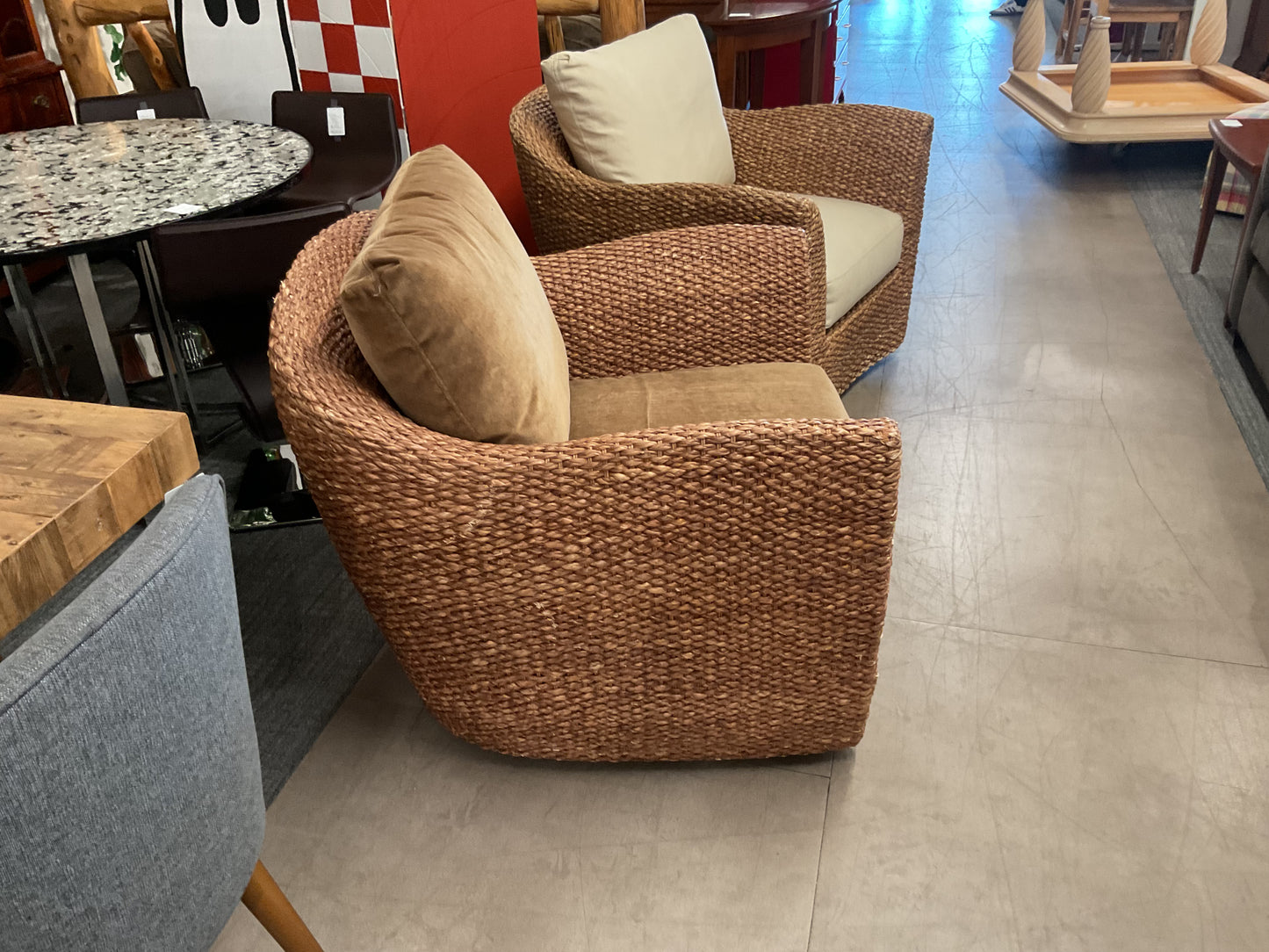 Hyacinth Woven Swivel Chair