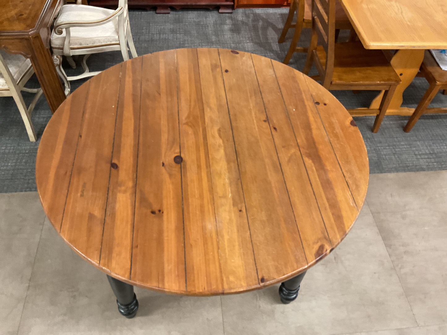 Round Dining Table W/Black Legs