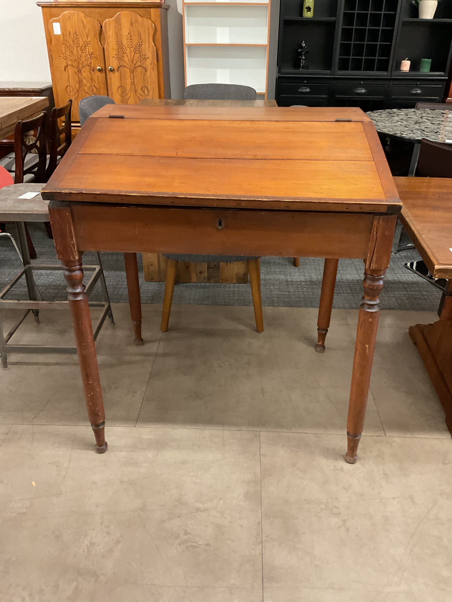 Antique Art Station