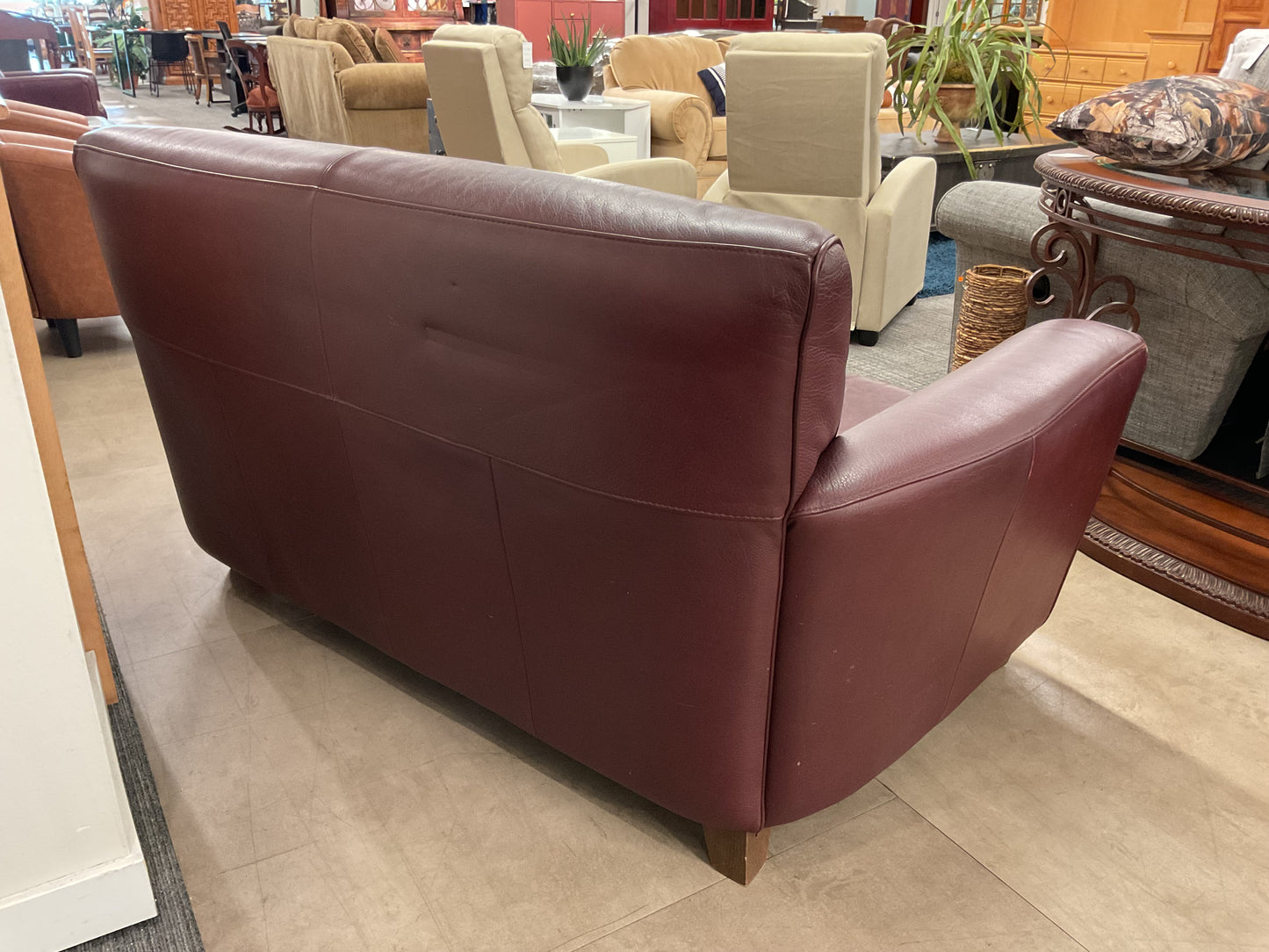 Nazzi Loveseat