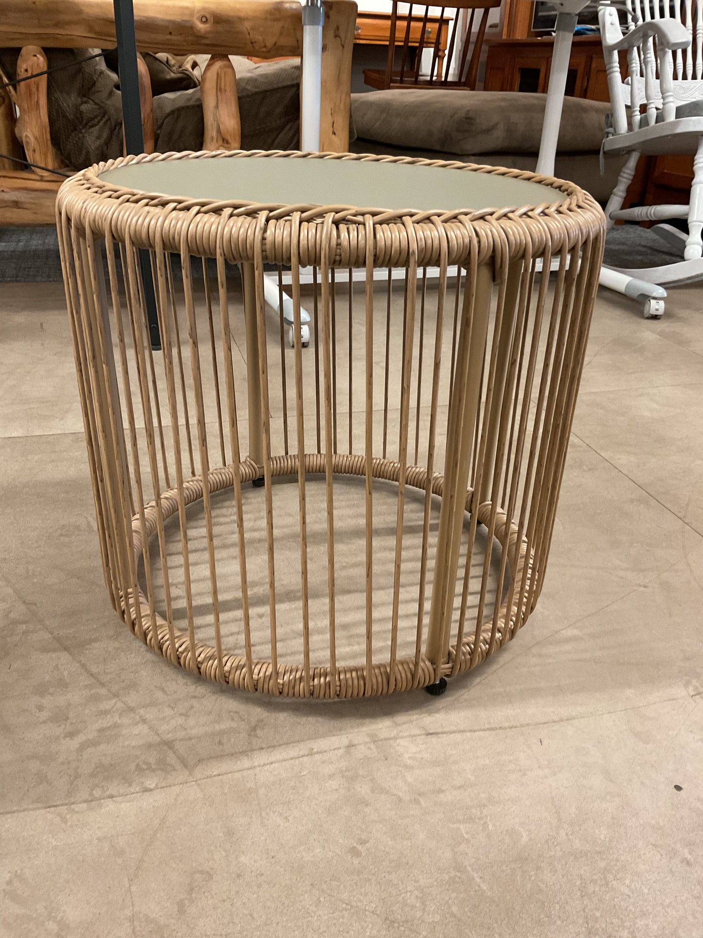 Easy Breezy Beautiful Side Table